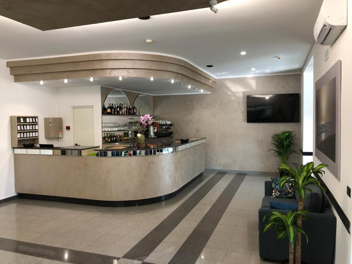 Vinsea Hotel ベラーリア・イジェア・マリーナ エクステリア 写真