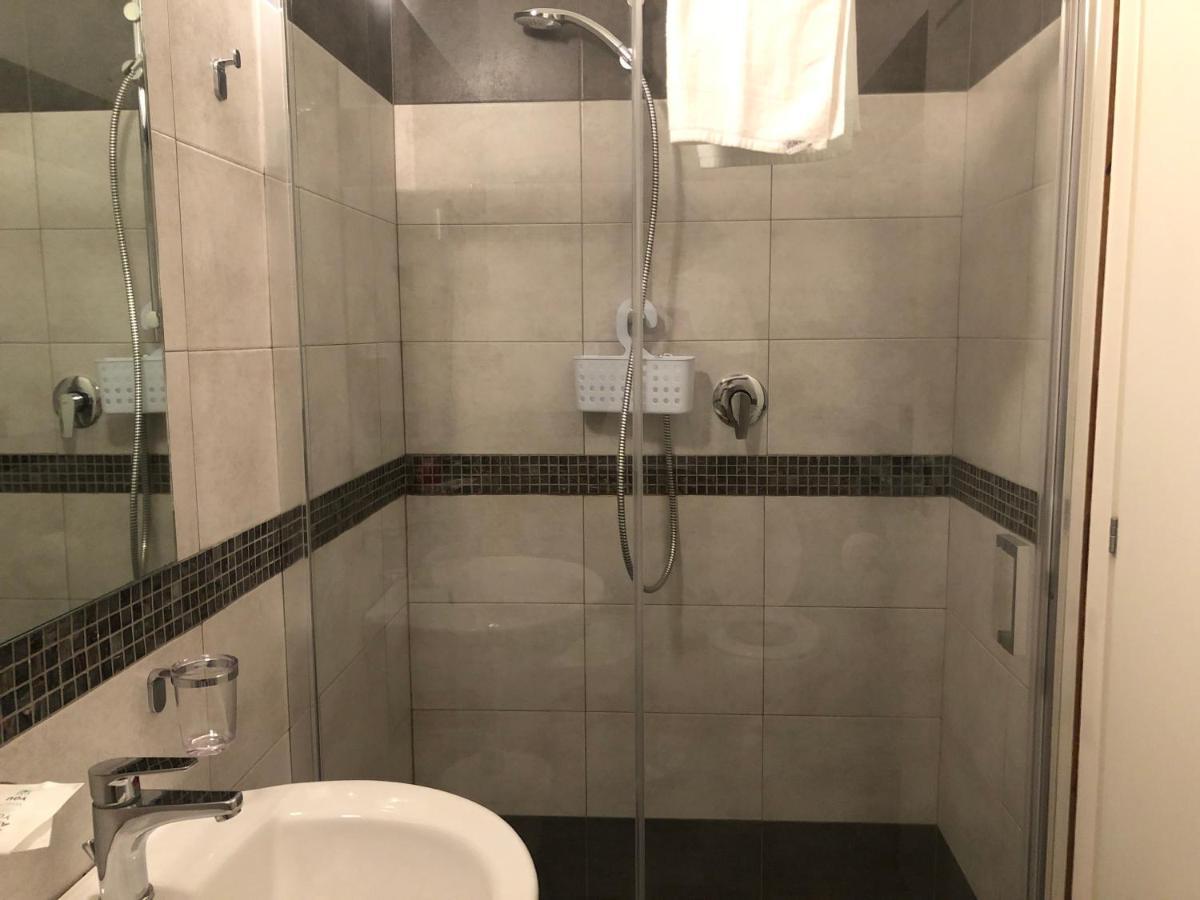 Vinsea Hotel ベラーリア・イジェア・マリーナ エクステリア 写真