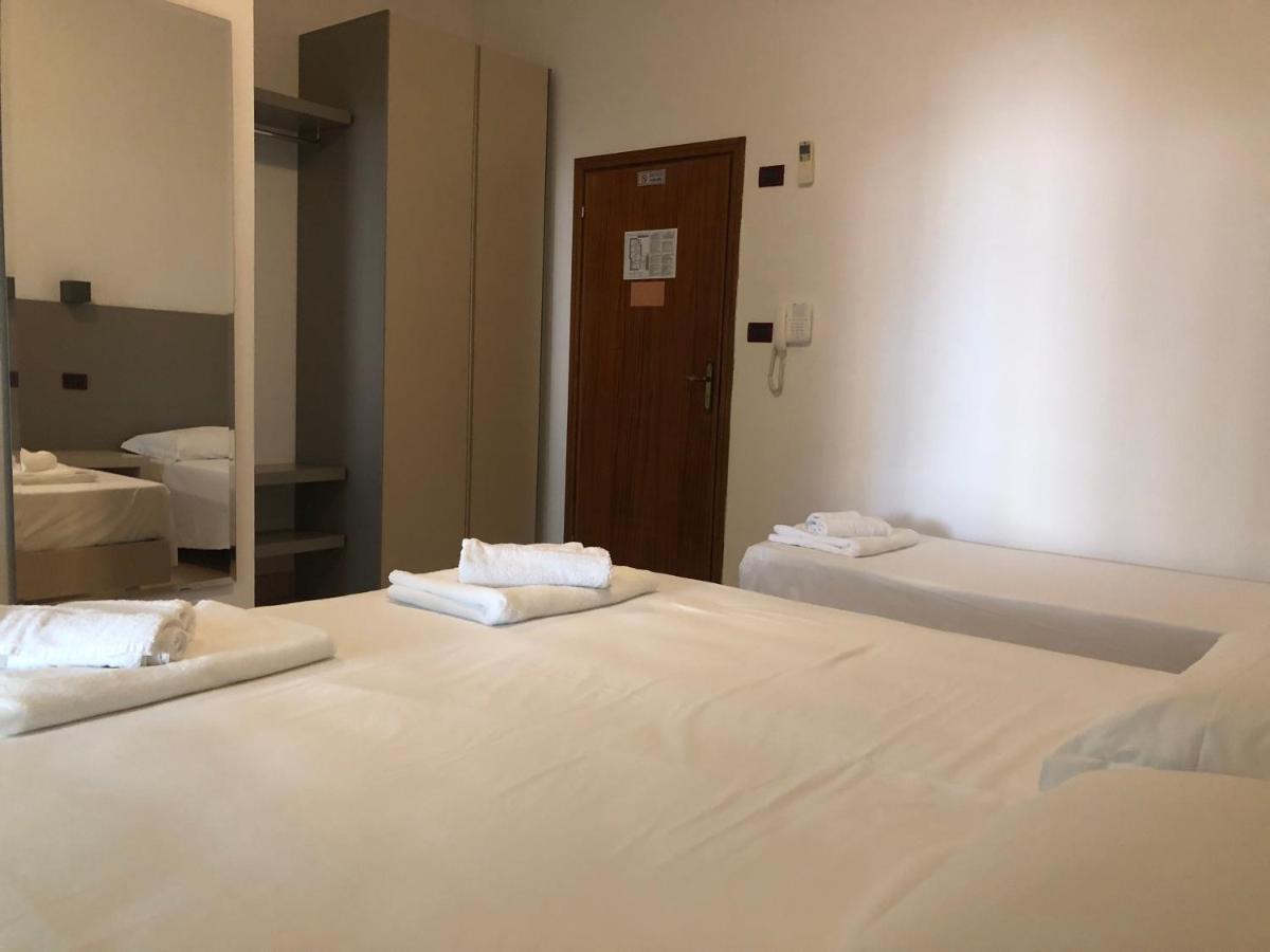 Vinsea Hotel ベラーリア・イジェア・マリーナ エクステリア 写真